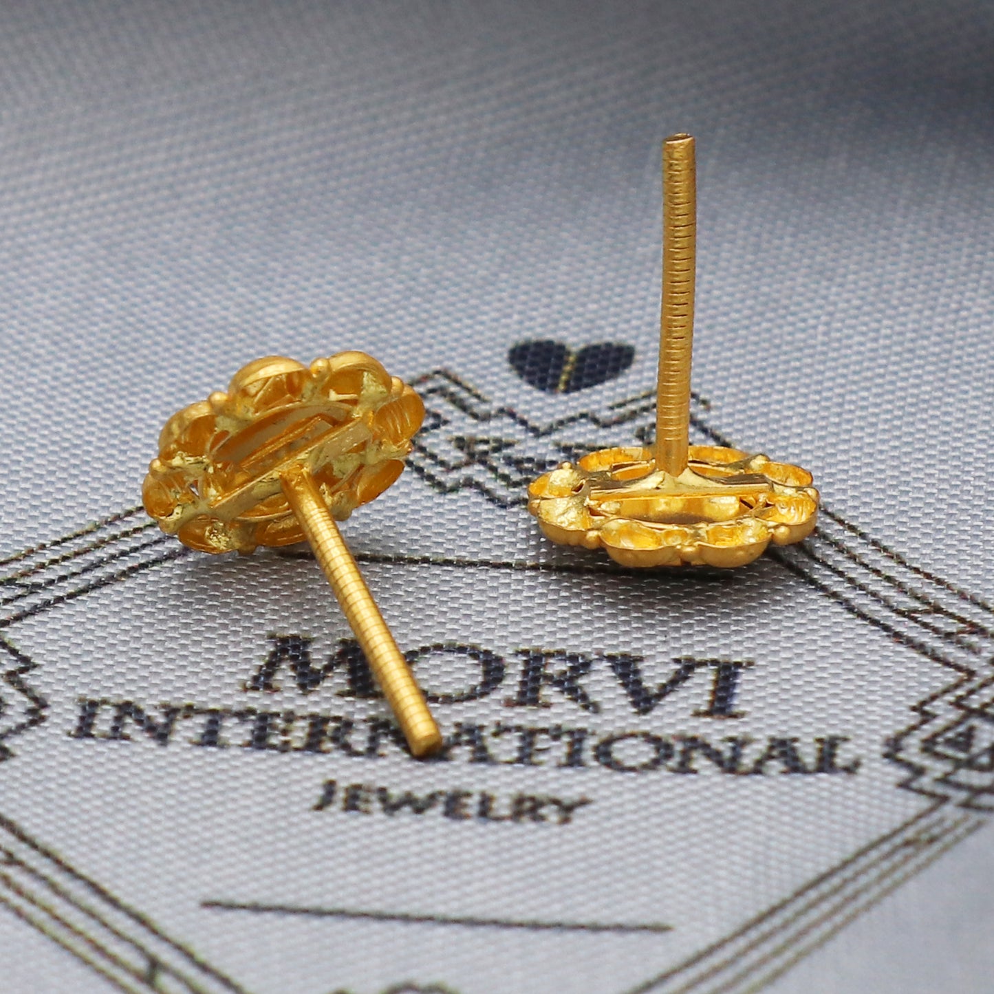 22k 22kt Yellow Gold Studs Earrings Jewelry for gift, Gold Round Screw Back Minimalist Indian Antique Vintage Earrings for Wedding, K5440