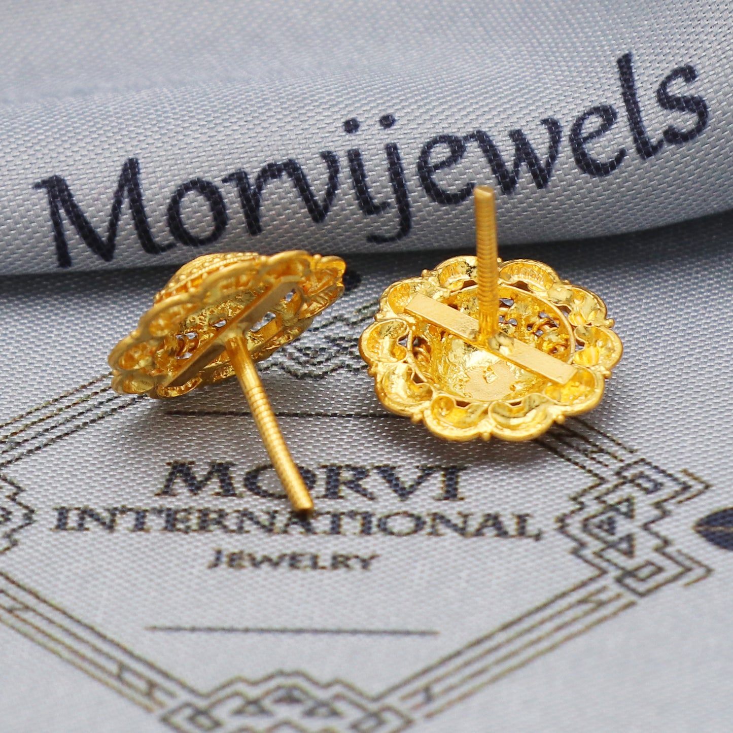 22k 22kt Yellow Gold Studs Earrings Jewelry for gift, Gold Round Screw Back Minimalist Indian Antique Vintage Earrings for Wedding, K5442