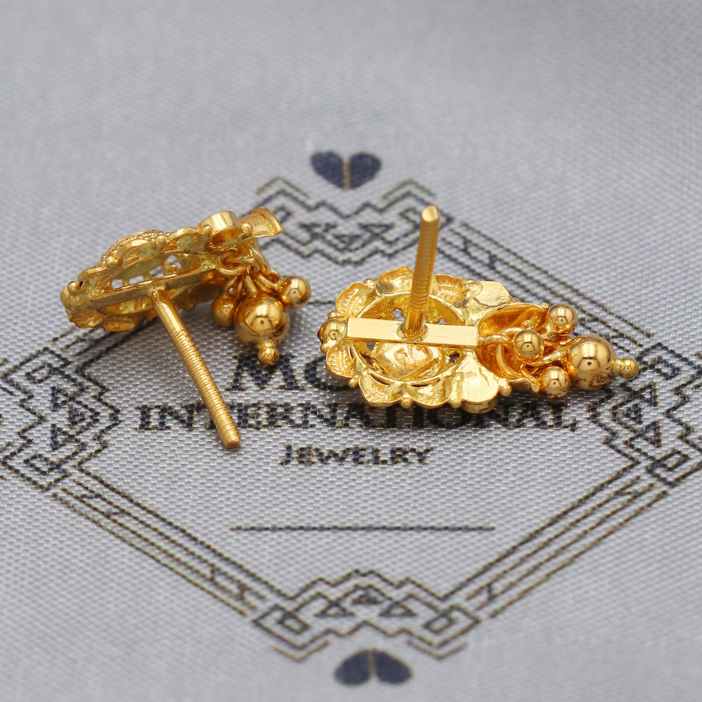 Solid 22k Gold Earrings Stud Handmade Indian Jewelry for Gift, K5467