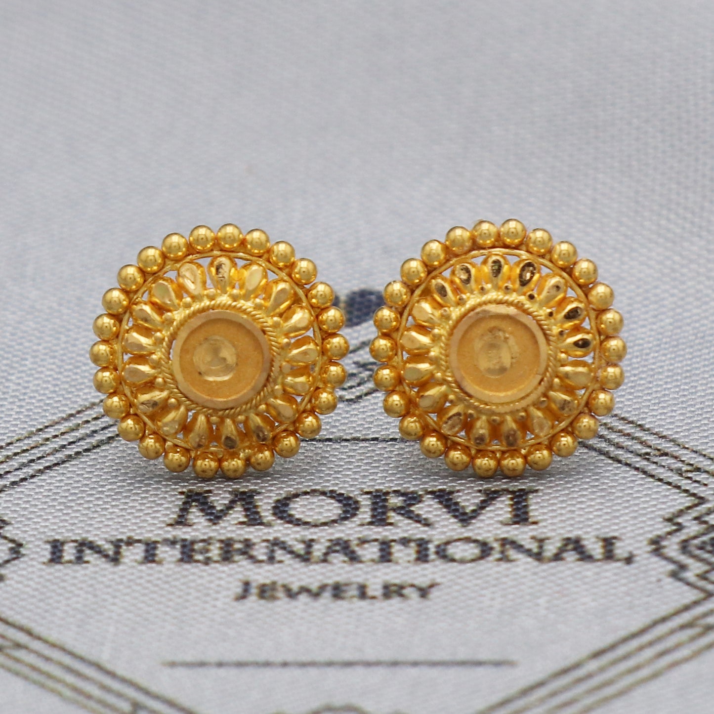 22k Yellow Gold Stud Earrings tops , Handmade Yellow gold earrings for women, vintage antique design indian gold earrings jewelry, K5477