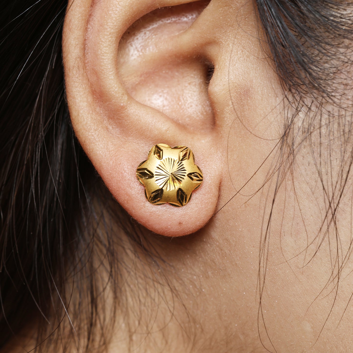 22k Gold Stud Earrings Flower Indian Jewelry Exclusive Authentic BIS Hallmarked Stamped "22k916" Jewelry, MJ0035