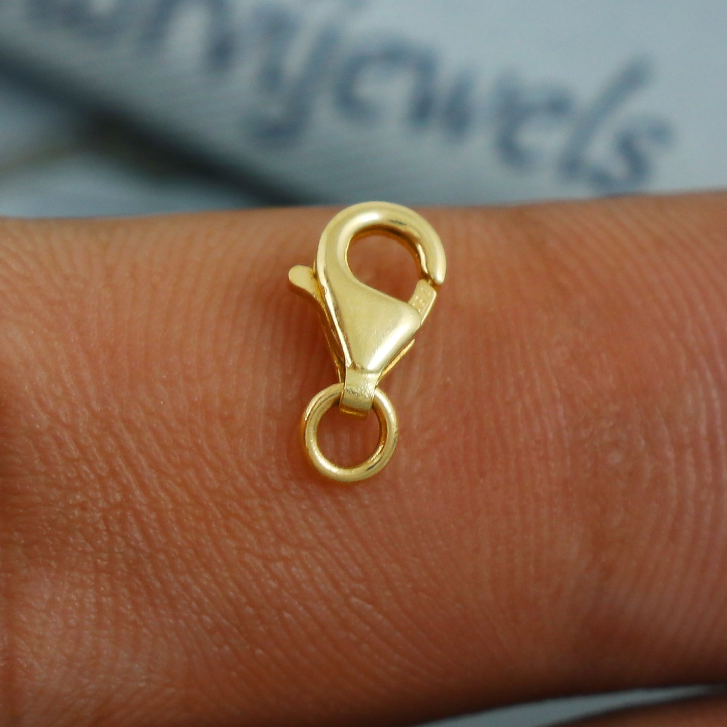 18k Gold Lobster Clasp Hook for Jewelry, Durable and Secure Gold Closure, Perfect for Chains, Bracelets, and Necklaces, MJ0084