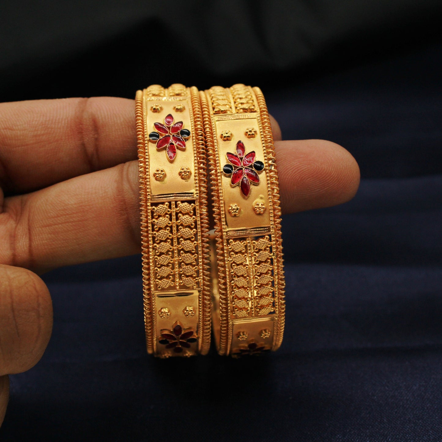 gold bangle 22kt , Indian Bridal handmade 22k gold bangle bracelet jewelry, K1741