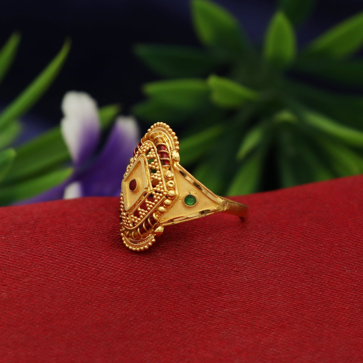 22k pure solid gold handmade woman ring ring . genuine 916 gold purity with government hallmarks . Indian jewelry,