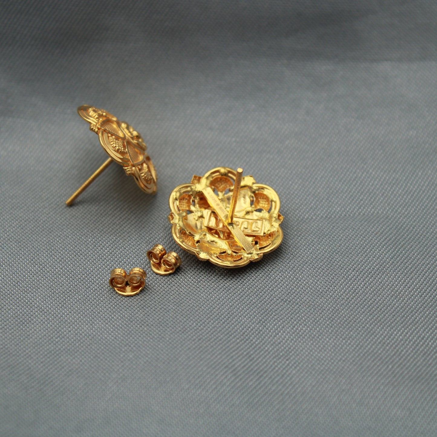 Tops 22k Yellow Gold Stud Earrings , Handmade Yellow gold earrings for women, vintage antique design indian gold earrings jewelry,