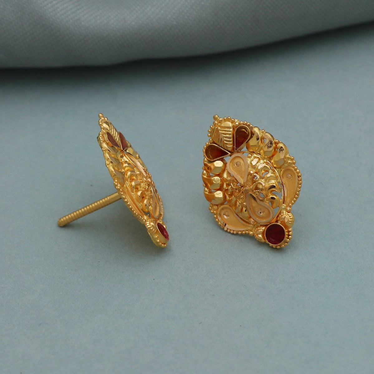 designer 22kt 22 karat gold stud earrings jewelry
