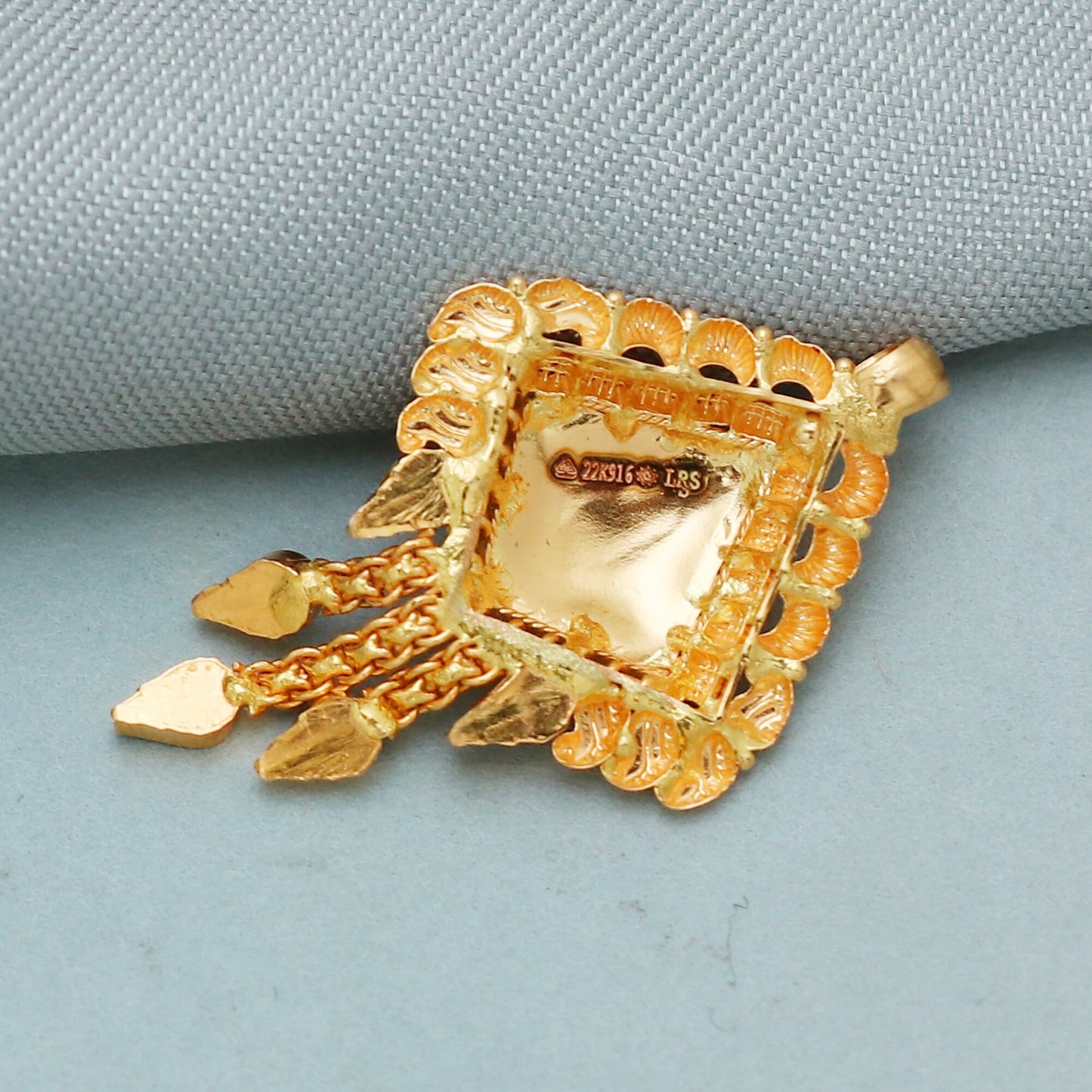 solid gold 22k pendant locket handcrafted women necklace pendant jewelry gift