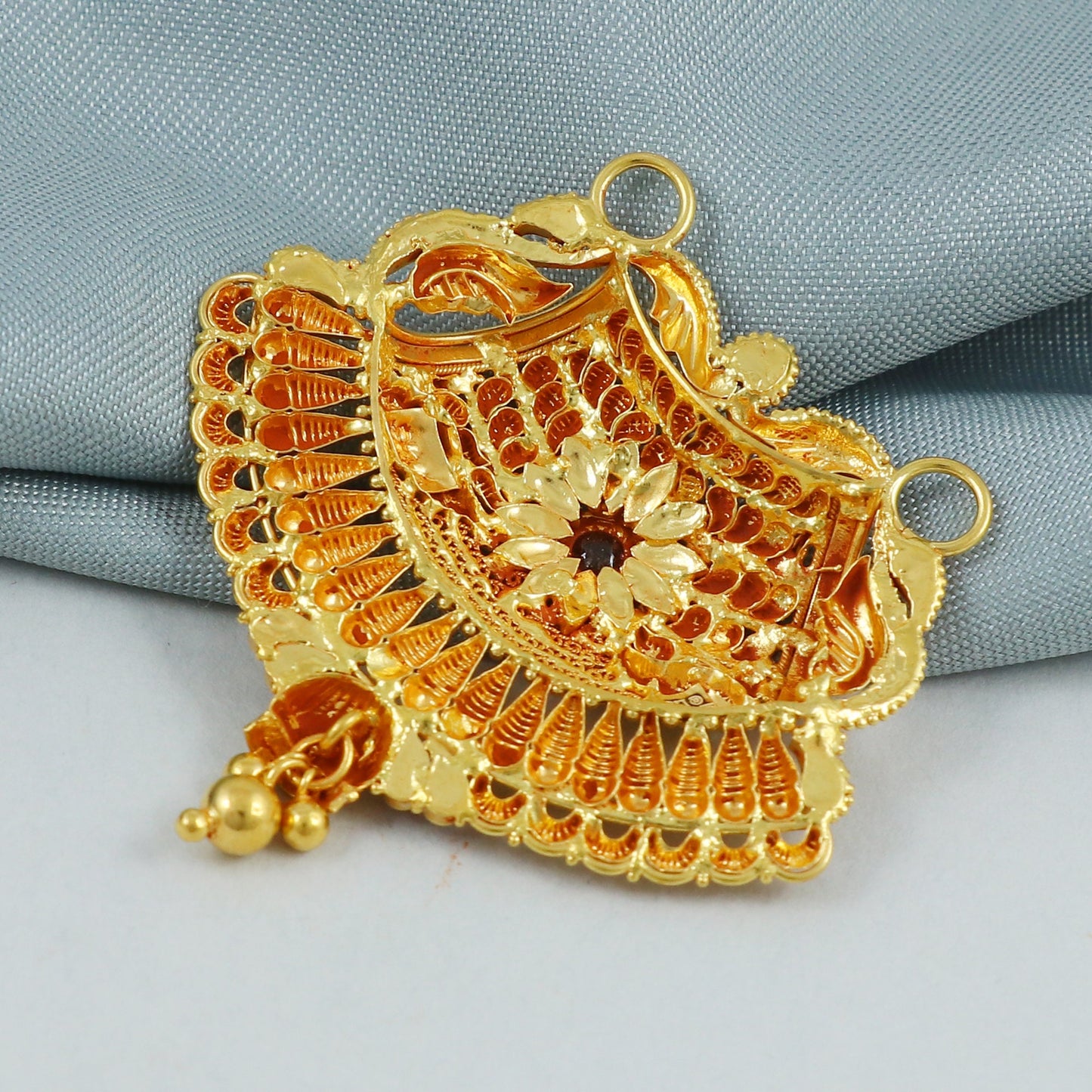 intricate 22k 18k gold pendant necklace, K4573