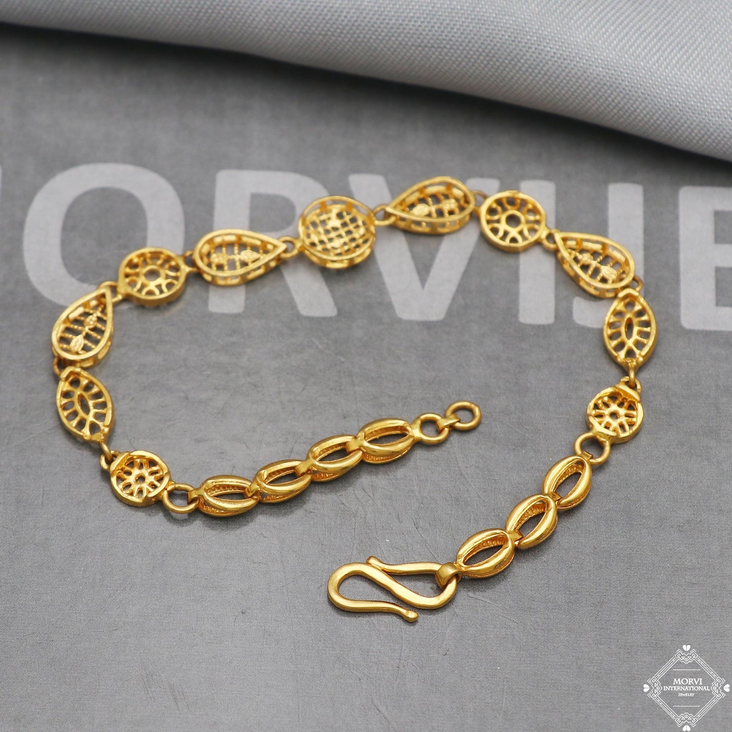 Real 22k Gold Women Girl Handmade Bracelet Link Chain 22kt 22 karat Indian Jewelry, K5270