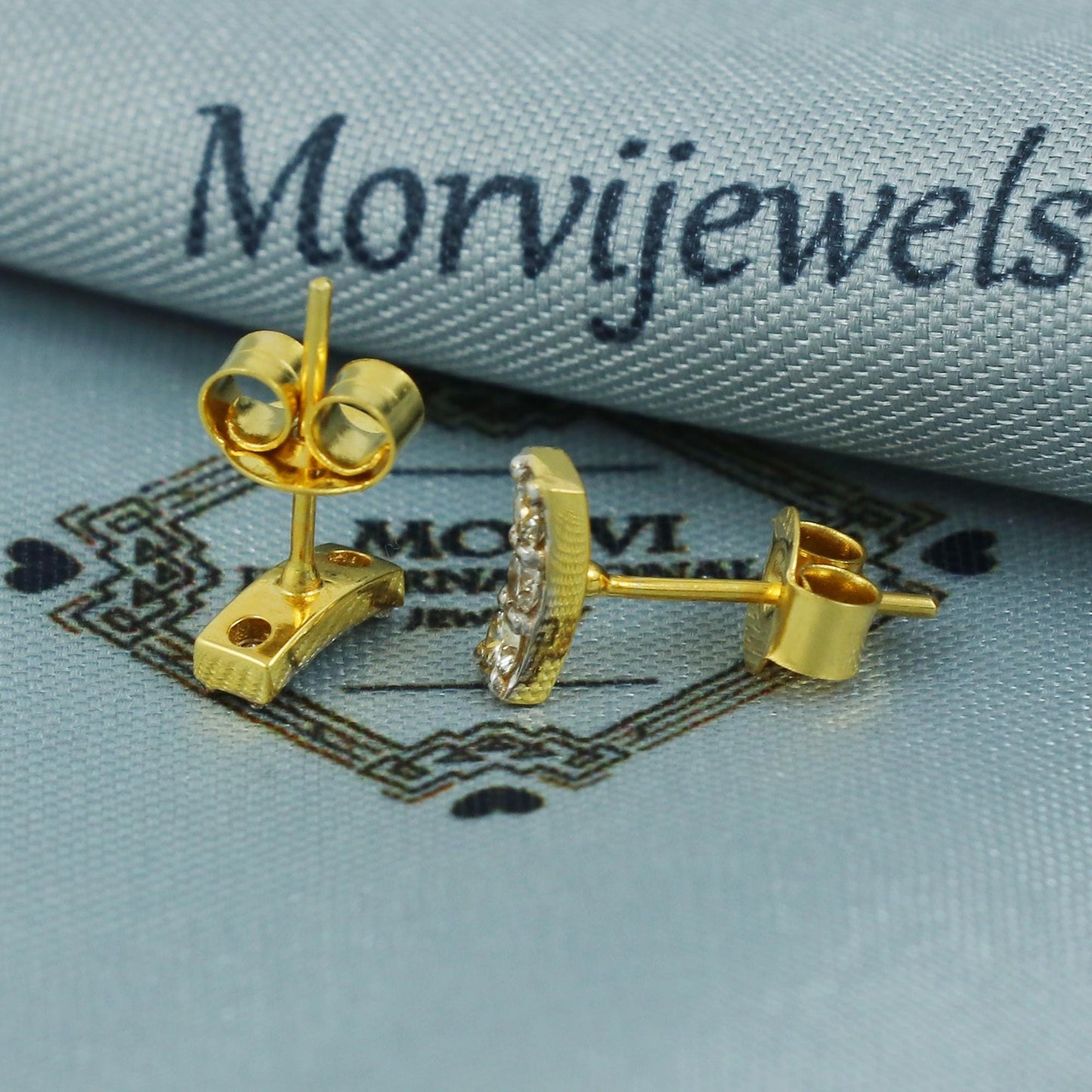 18k Natural Diamond Stud Earrings, MJ0078