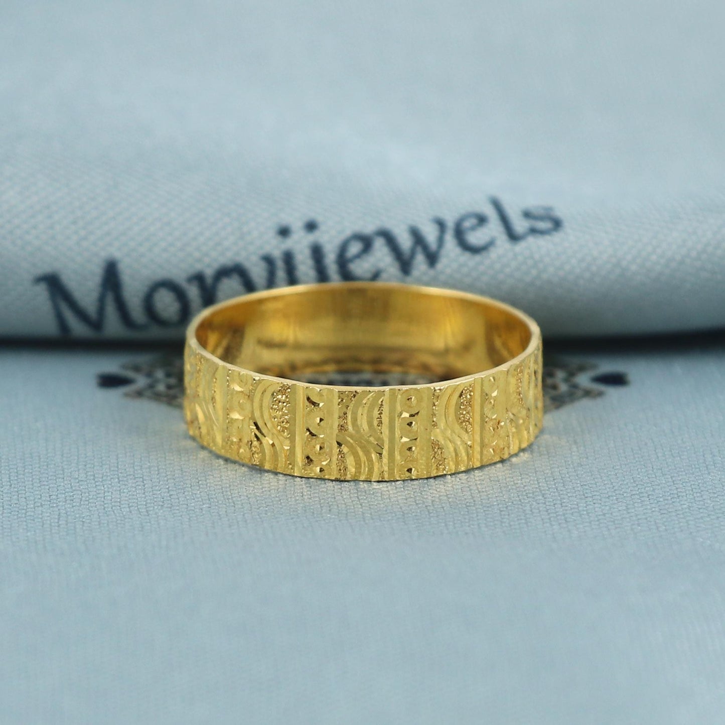 22k pure solid gold handmade band ring . genuine 916 gold purity with government hallmarks . Indian jewelry, K5413