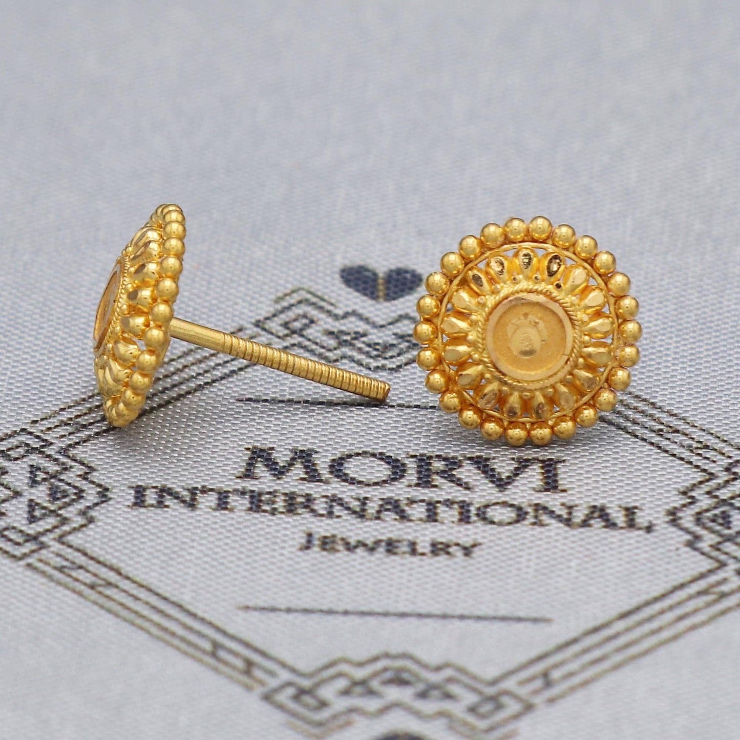 22k Yellow Gold Stud Earrings tops , Handmade Yellow gold earrings for women, vintage antique design indian gold earrings jewelry, K5477