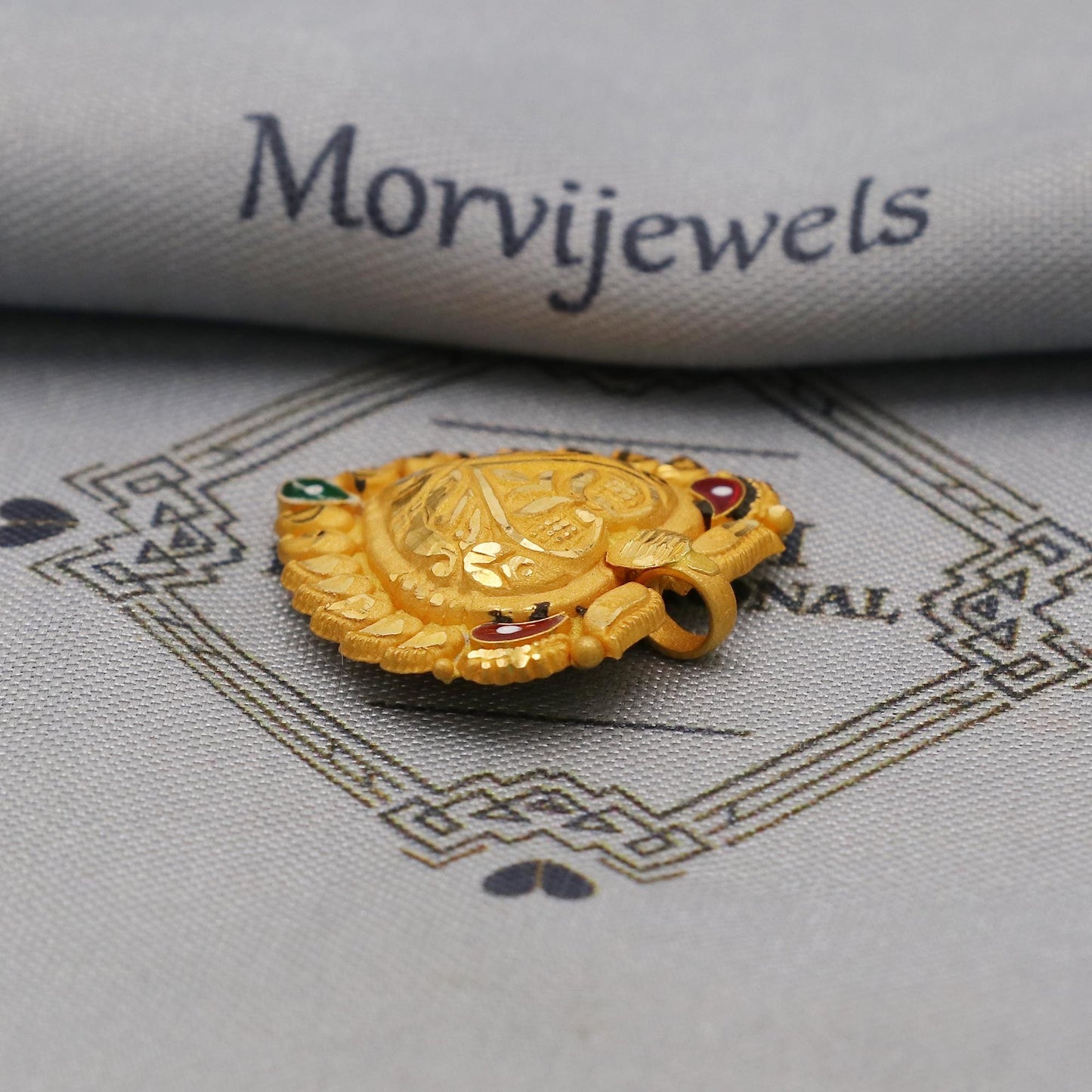 gold 22k pendant handmade Indian jewelry, K6359