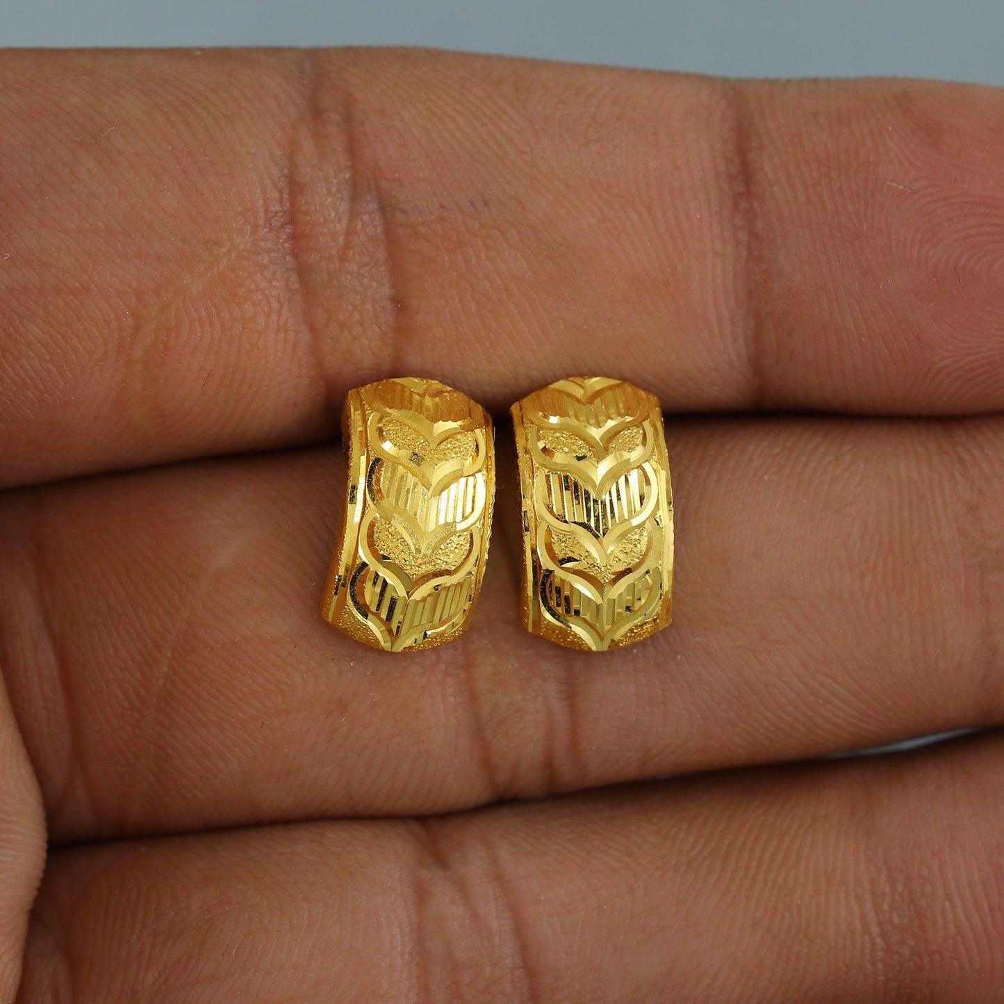 Carved 22k Gold studs earrings, Women Teen studs, Small gold earrings, studs Everyday Wear, screw back small handmade indian earrings,