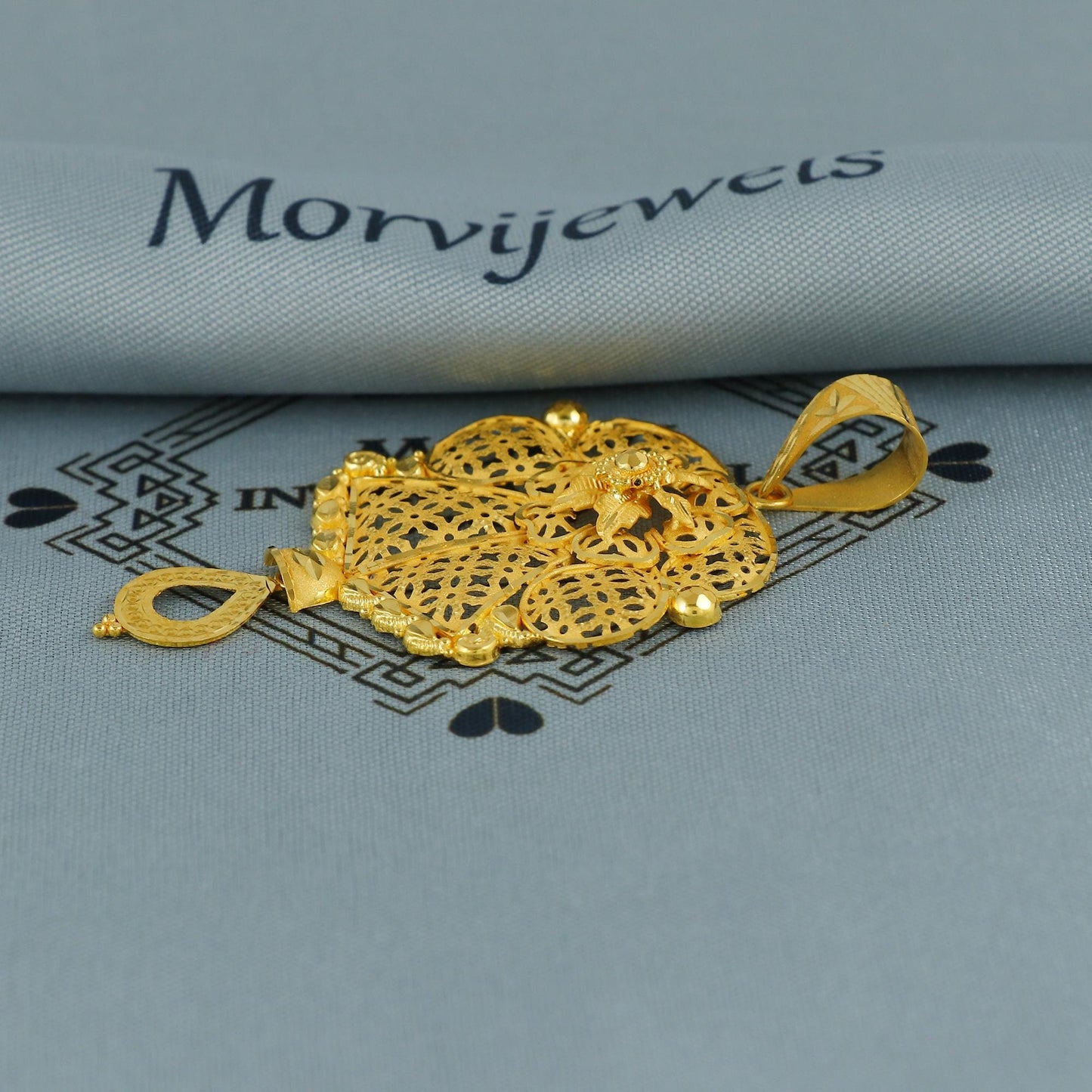 90s style Filigree 22k Gold Pendant Jewelry, Handcrafted Flower Genuine Gold Pendant, K6751