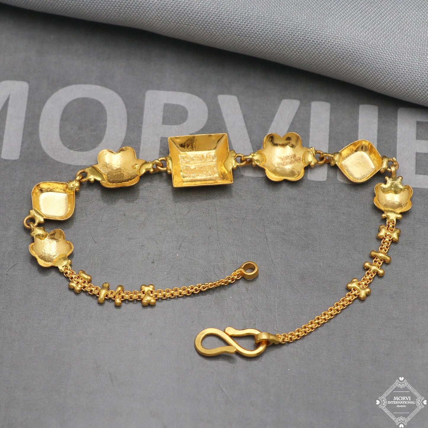 22k Yellow Gold Women Bracelet Jewelry, Handmade Indian Gold Jewellery K5265