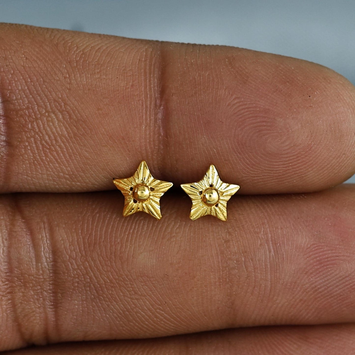 18k Gold Studs earrings, screw back small star earrings, Genuine Gold Earrings Indian Handmade Jewelry for Women, K7026
