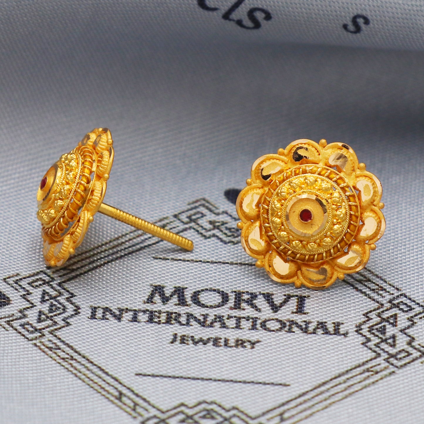 22k 22kt Yellow Gold Studs Earrings Jewelry for gift, Gold Round Screw Back Minimalist Indian Antique Vintage Earrings for Wedding, K5437