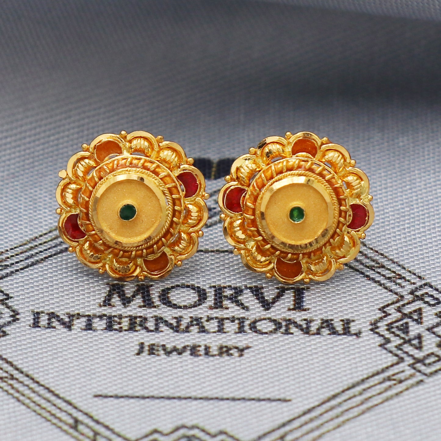 22k 22kt Yellow Gold Studs Earrings Jewelry for gift, Gold Round Screw Back Minimalist Indian Antique Vintage Earrings for Wedding, K5439