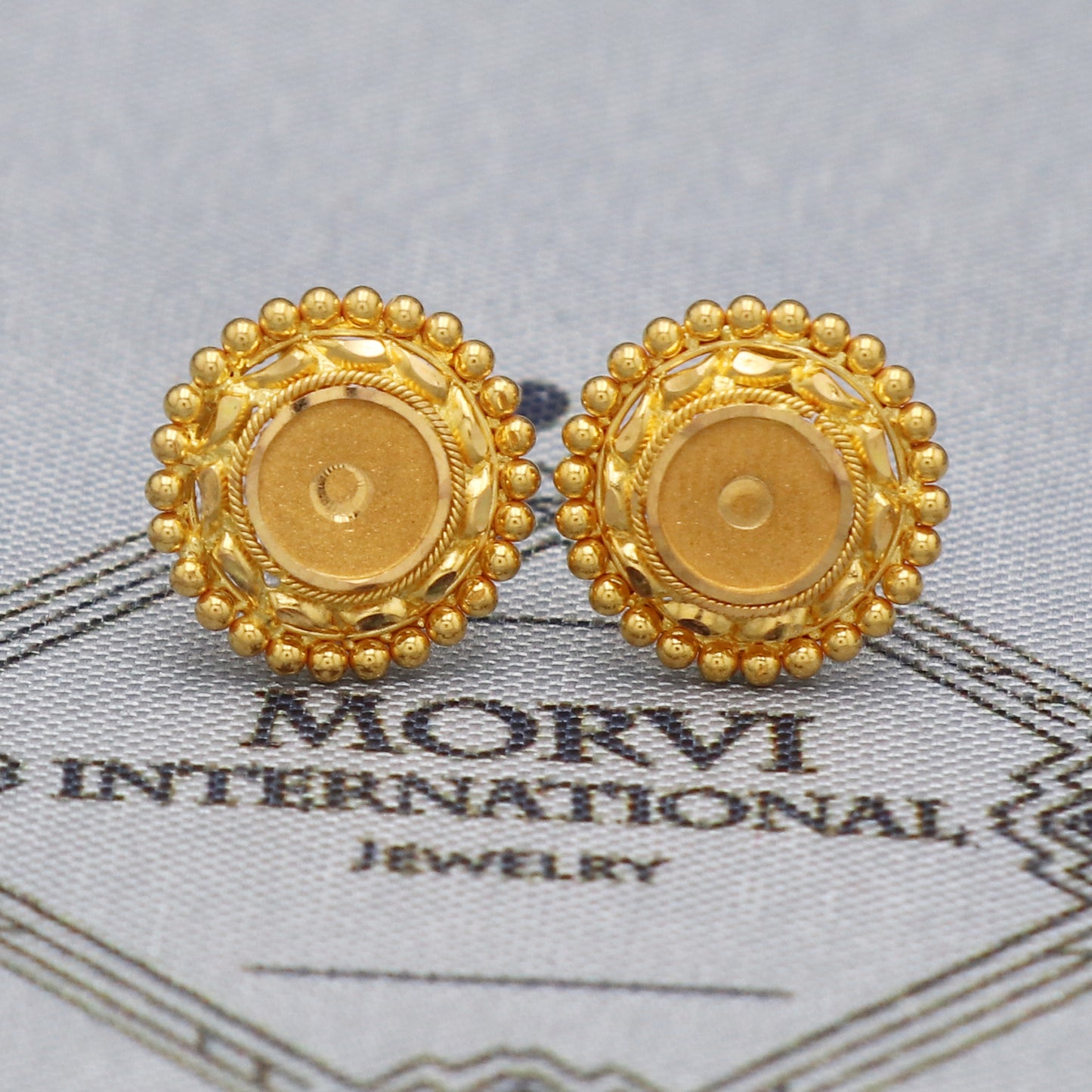 22k Yellow Gold Stud Earrings tops , Handmade Yellow gold earrings for women, vintage antique design indian gold earrings jewelry, K5480