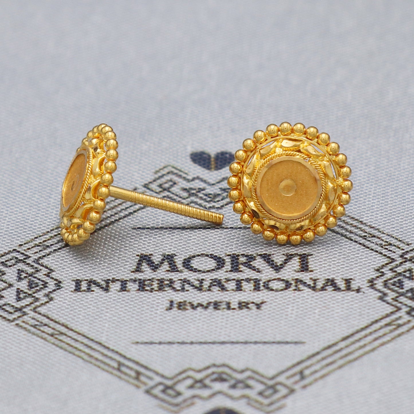 22k Yellow Gold Stud Earrings tops , Handmade Yellow gold earrings for women, vintage antique design indian gold earrings jewelry, K5480