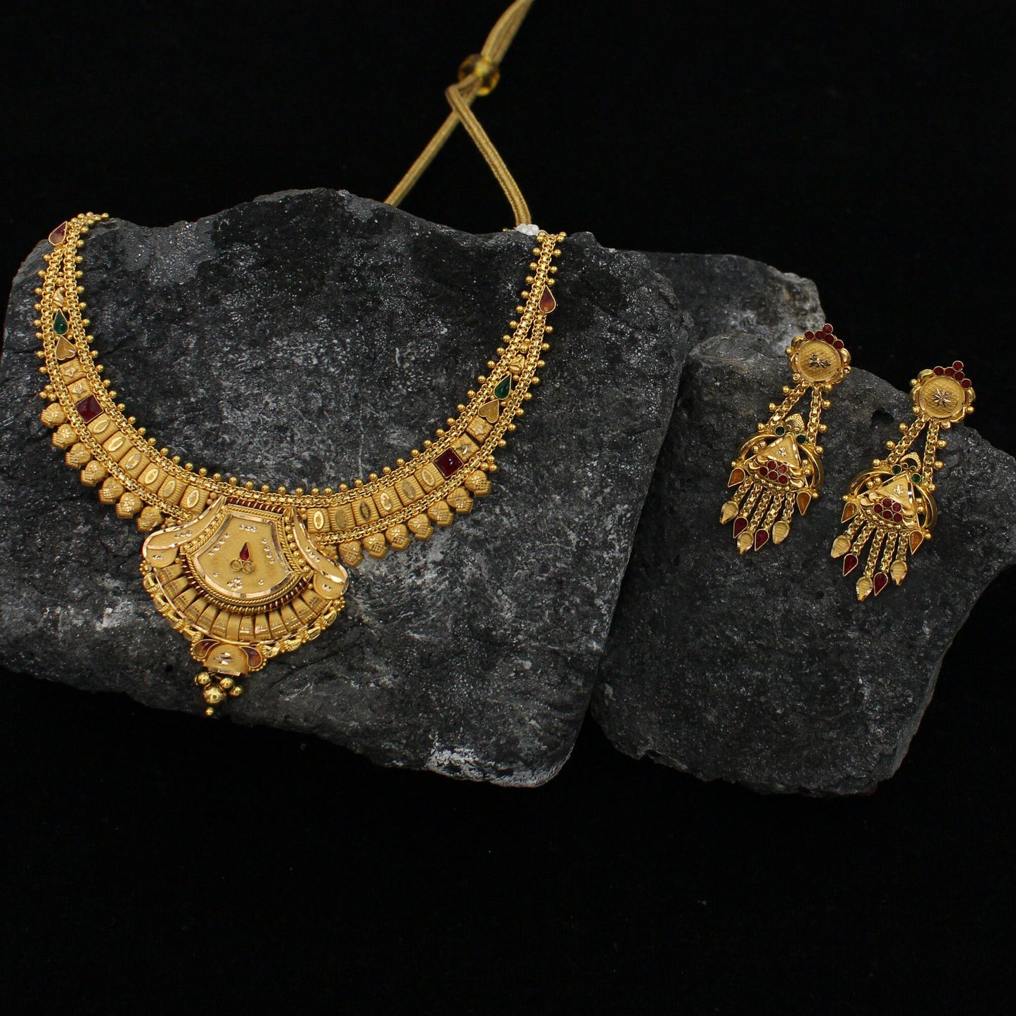 22k Yellow Gold Necklace Earrings Set , Indian Gold Jewelry Set, handmade gold set necklace earrings pair, jewelry from india