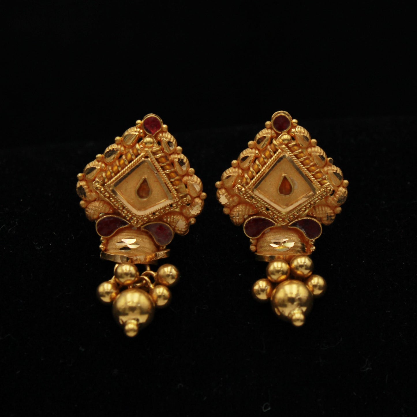22k Yellow Gold Earrings with hanging beads, Handmade gold earrings for women, vintage antique design indian gold earrings jewelry