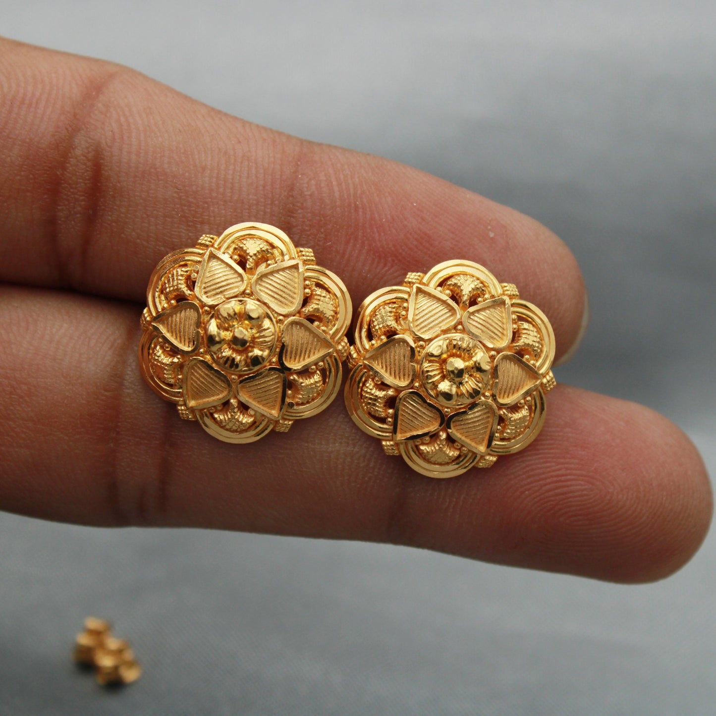 Tops 22k Yellow Gold Stud Earrings , Handmade Yellow gold earrings for women, vintage antique design indian gold earrings jewelry,