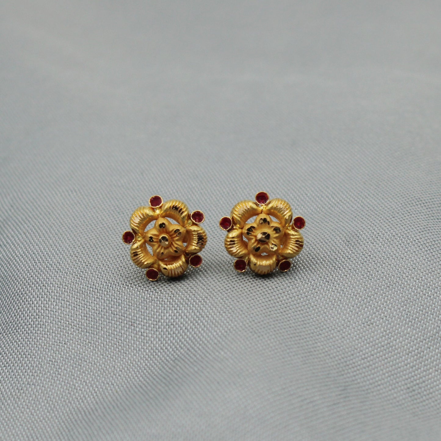 real 22k gold stud earrings flower studs