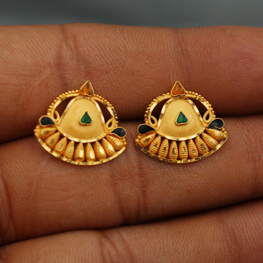 22 karat Gold Stud Earrings, Handmade Yellow gold earrings for women, vintage antique design indian gold earrings jewelry, Gold Stud Gift