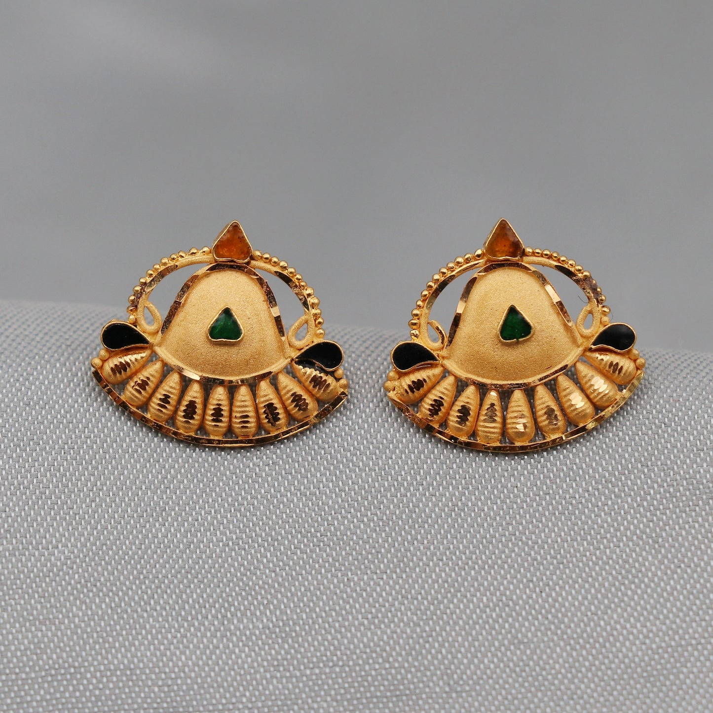 22 karat Gold Stud Earrings, Handmade Yellow gold earrings for women, vintage antique design indian gold earrings jewelry, Gold Stud Gift