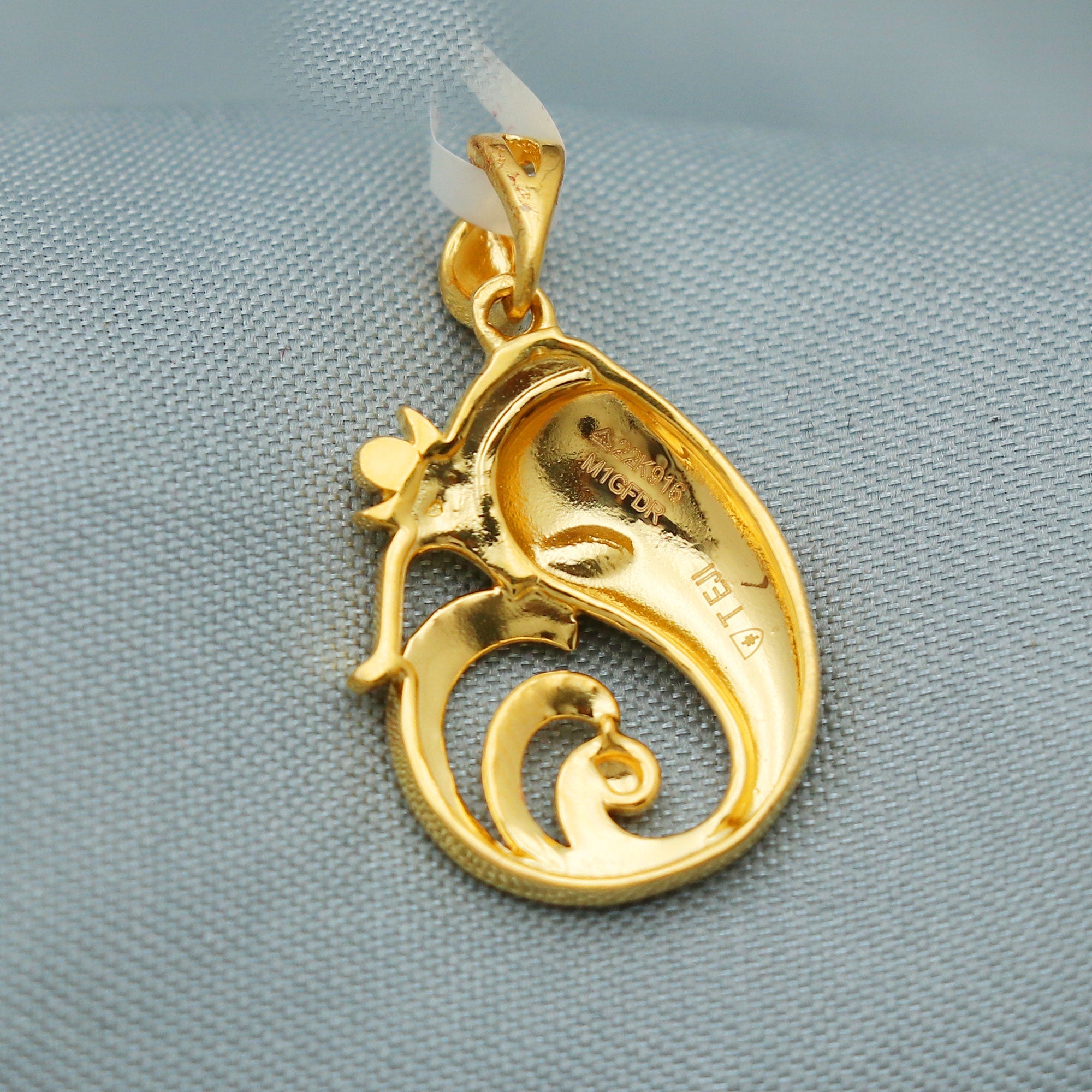 om ganesha 22k gold pendant jewelry Pure Gold pendant hindu god jewe morvijewels