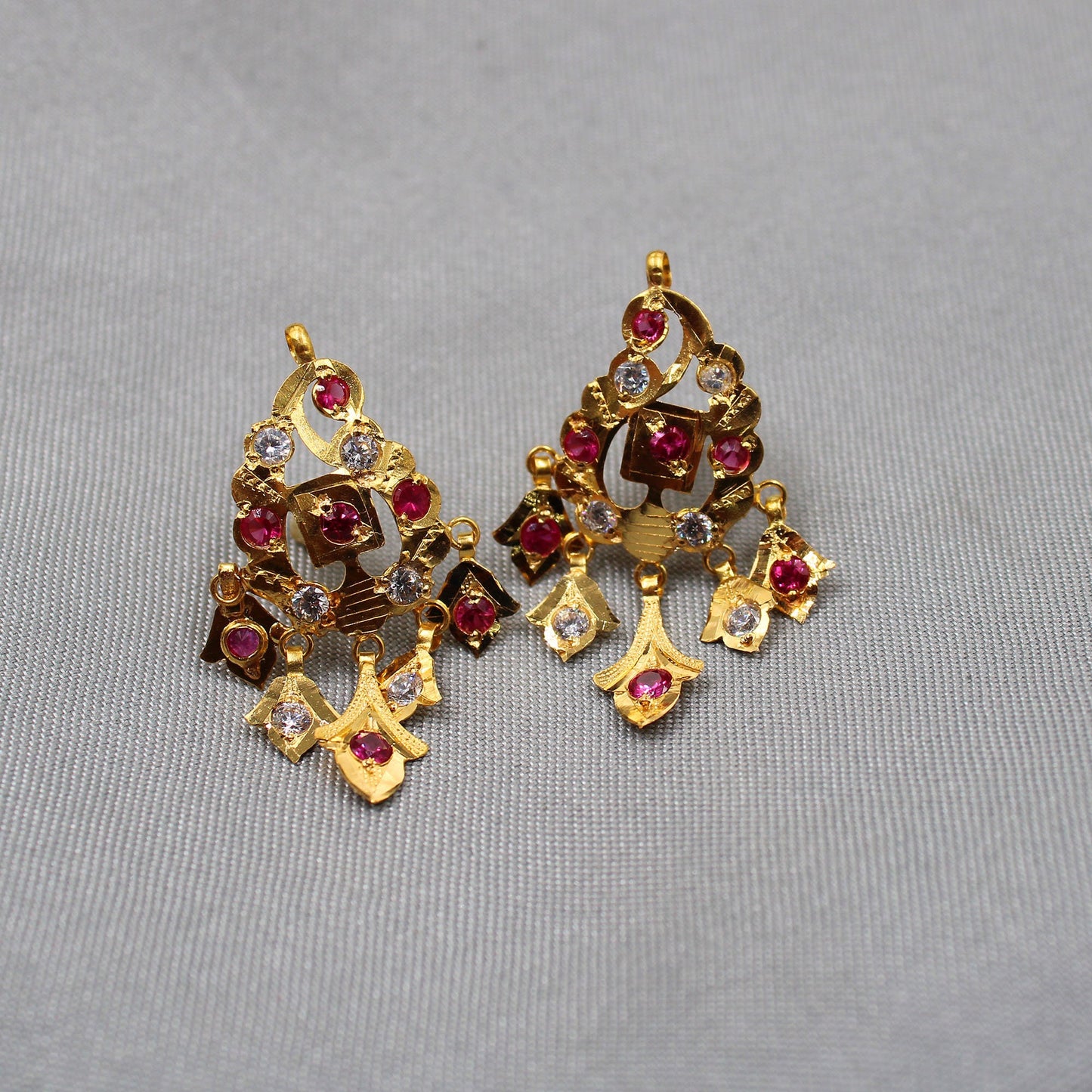 22k Yellow Gold earrings women indian Jewelry, K3666