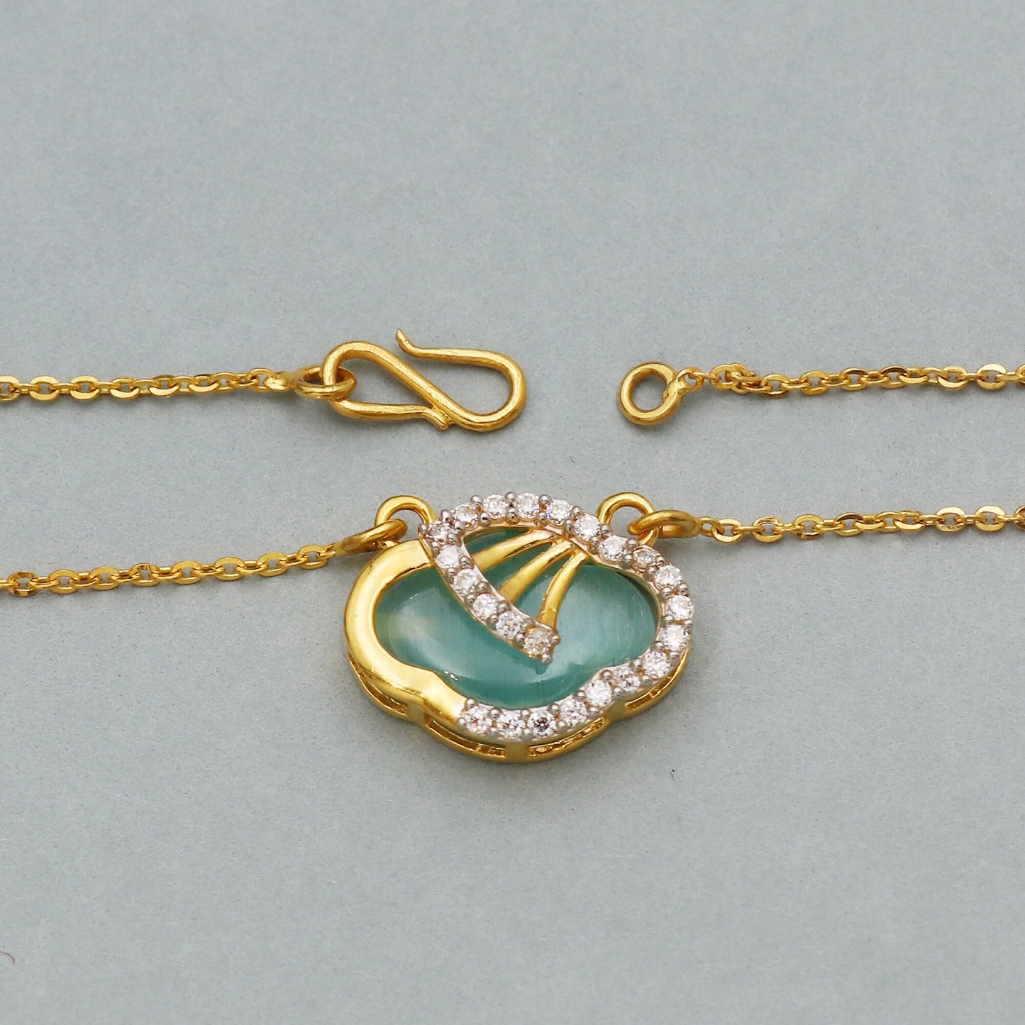22k Yellow Gold Chain Pendant necklace Aquamarine and Zircon Gemstone