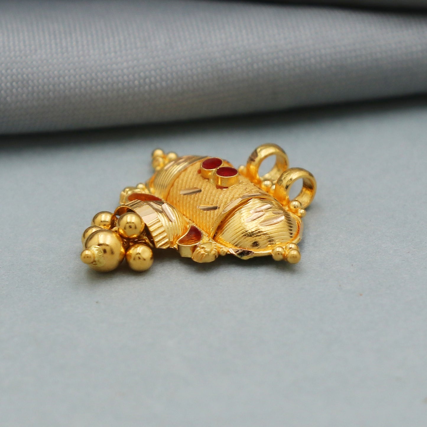 indian style 22k yellow gold pendant necklace Indian traditional handmade jewelry, K3969
