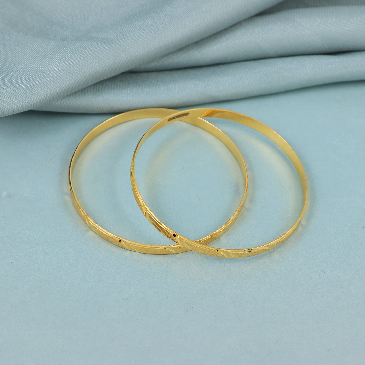 22k real gold diamond cut gold bangle, geometric cut gold, textured engraved faceted pattern half moon cut, handmade gold bangle