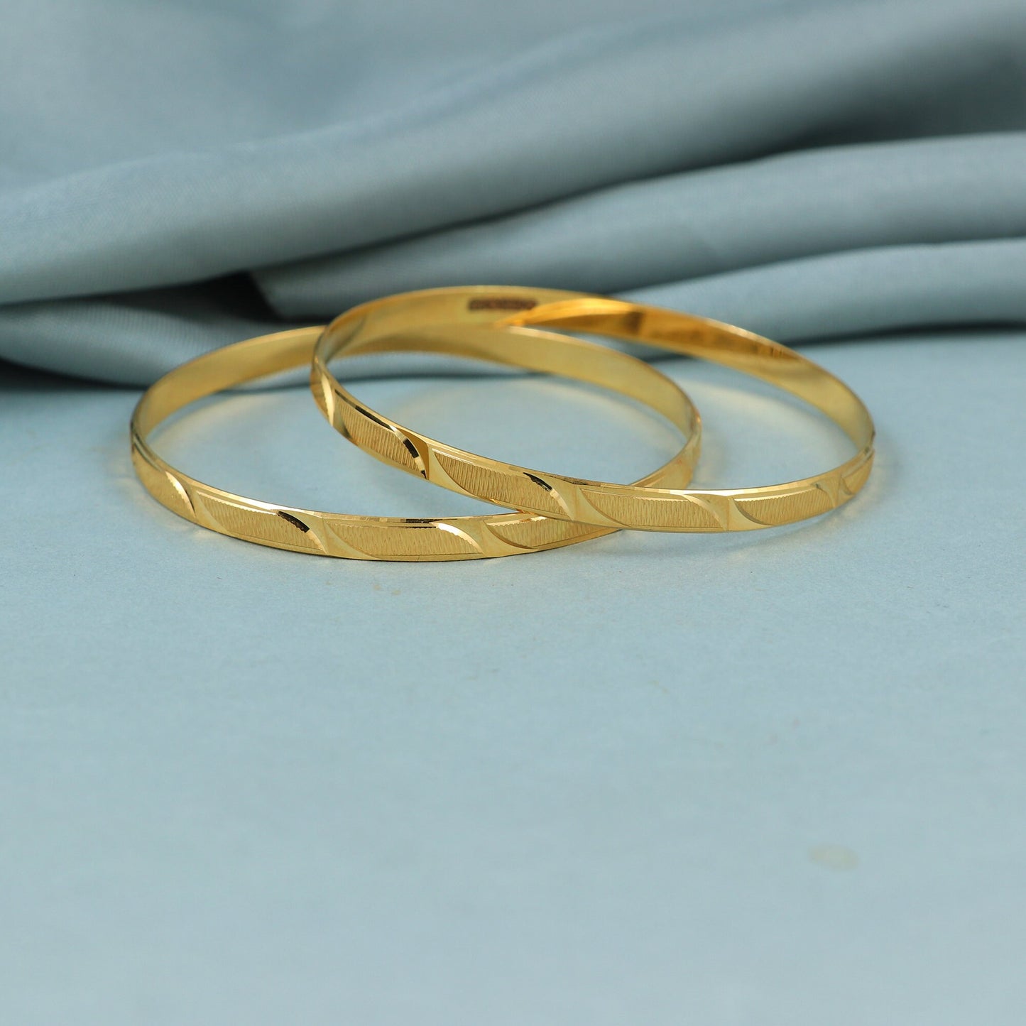 22k real gold diamond cut gold bangle, geometric cut gold, textured engraved faceted pattern half moon cut, handmade gold bangle