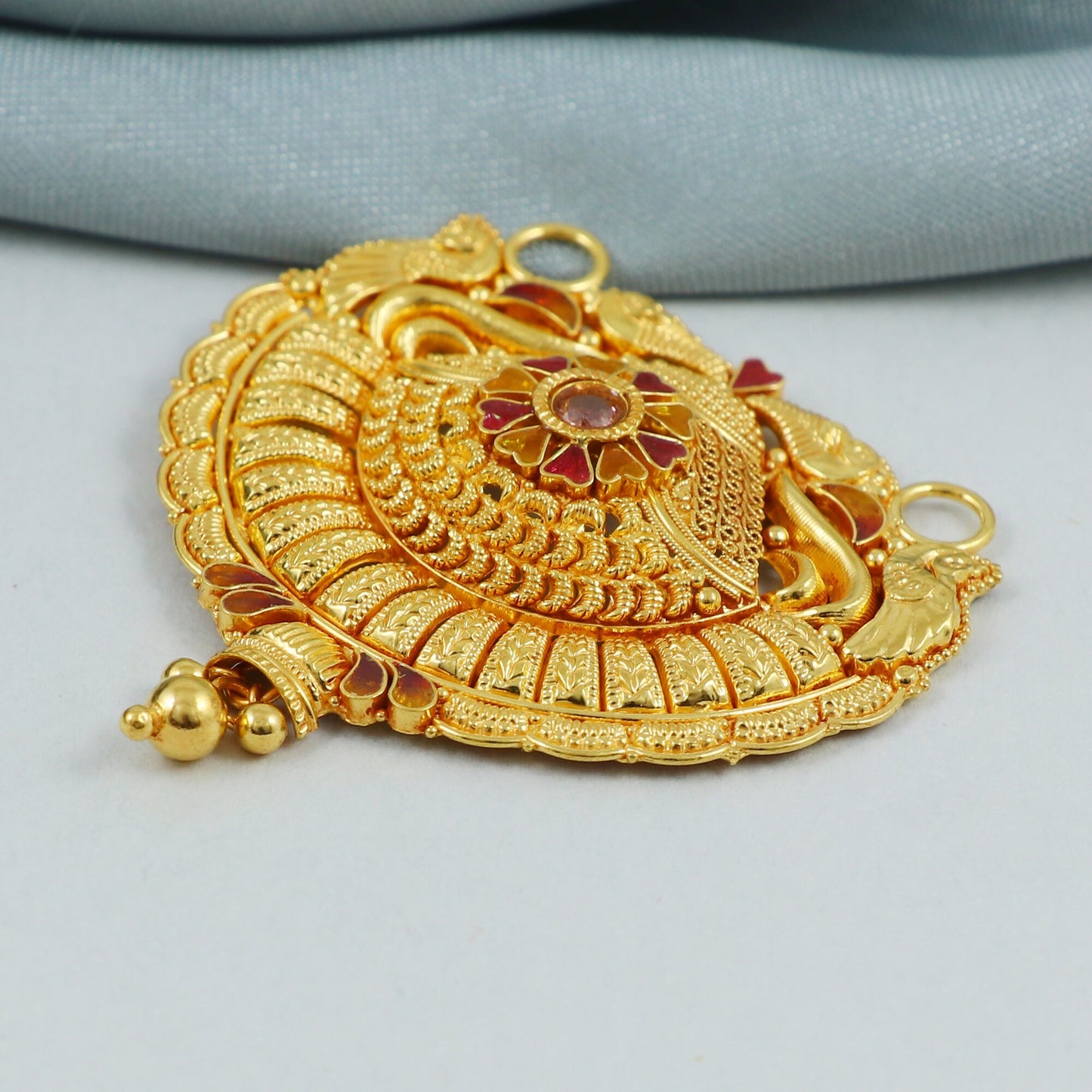 Intricate 22k 18k gold pendant Necklace, K4565