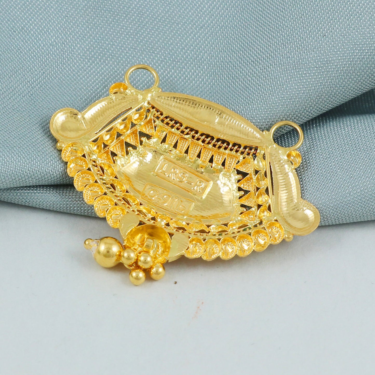 22k gold pendant Necklace, K4576