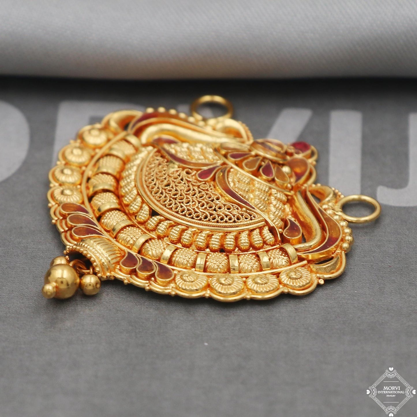 Filigree 22k Yellow Gold Pendant Handmade Indian Vintage Antique Design Jewelry, K5049