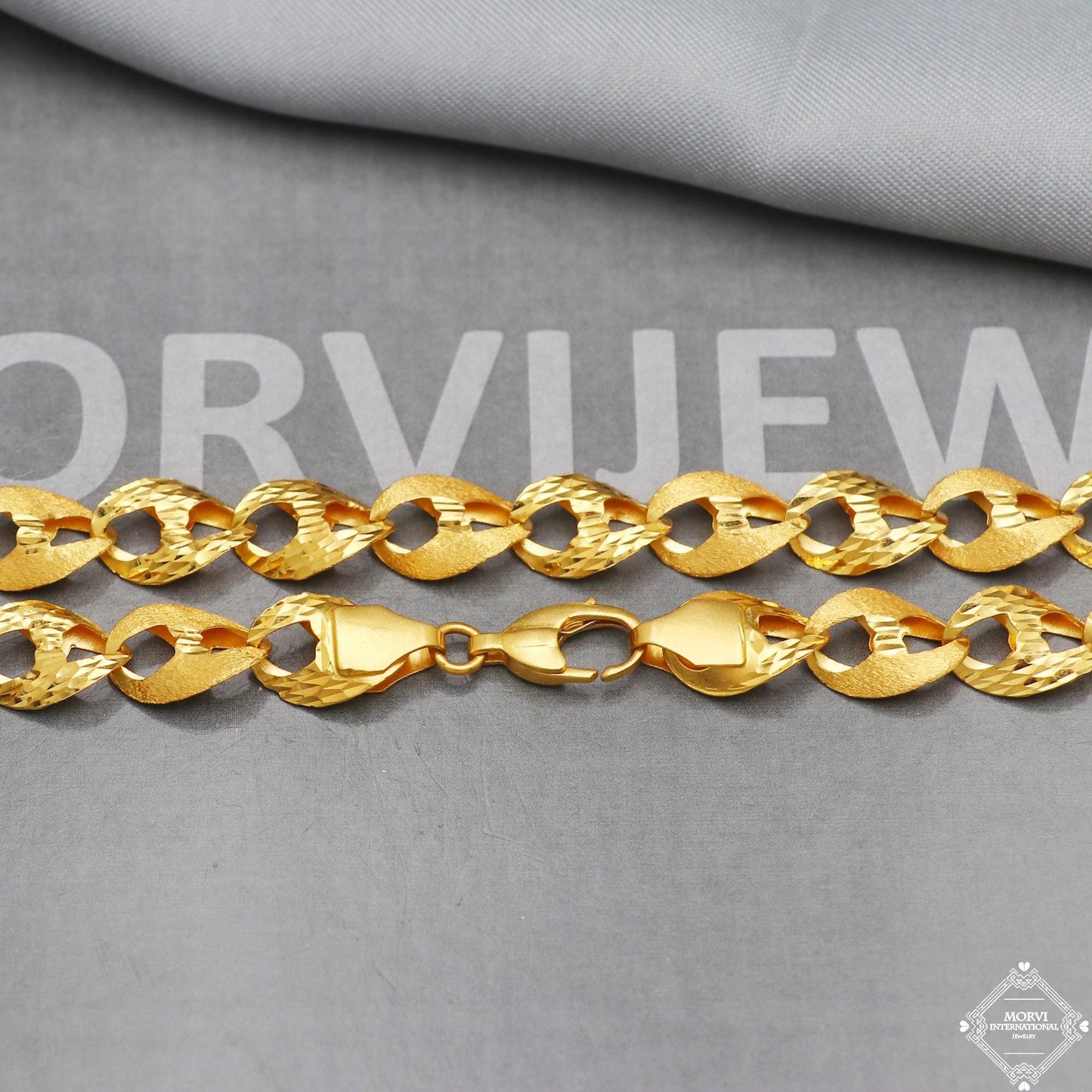 Thick Spiral Chain Necklace Jewelry in 22k gold, K5286
