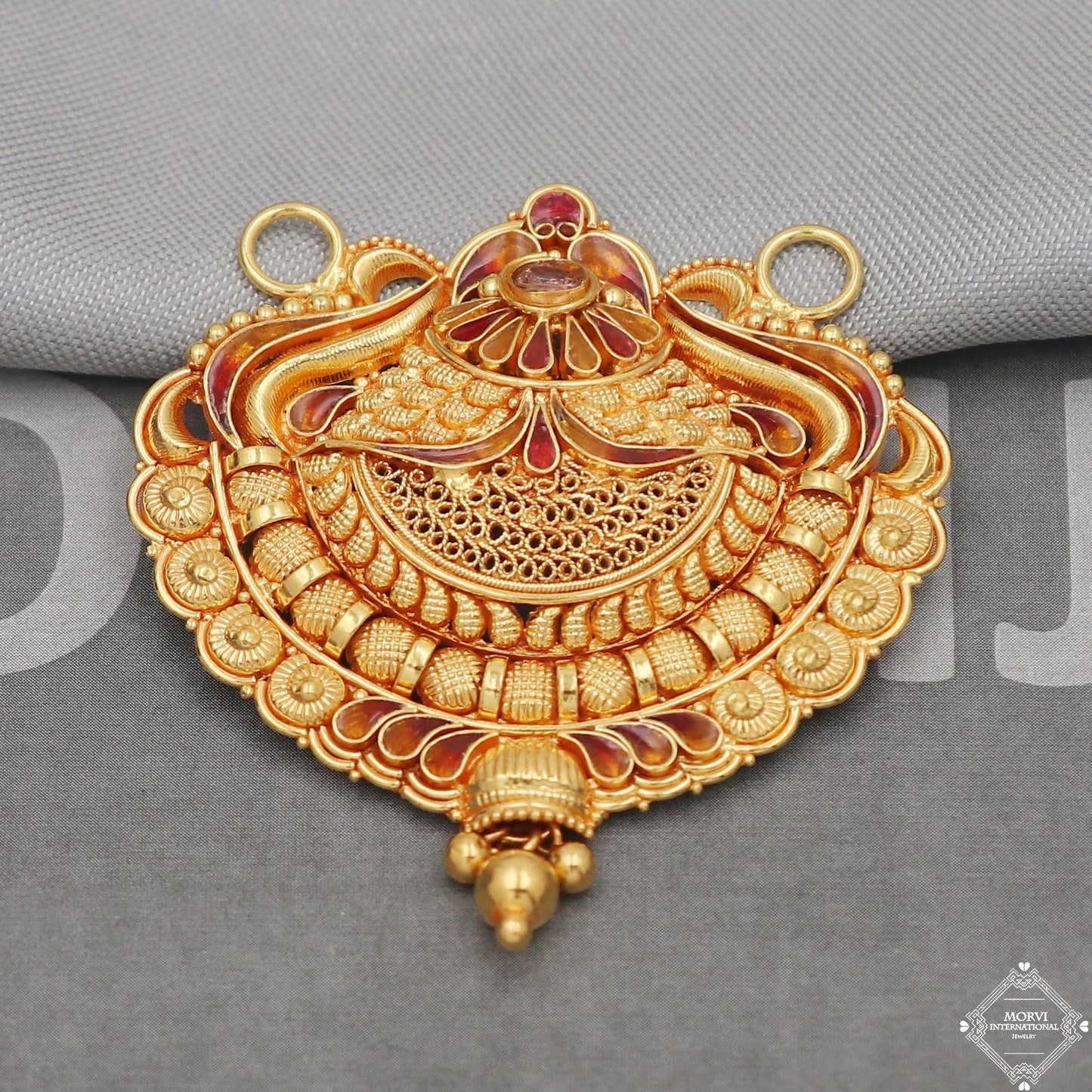 Filigree 22k Yellow Gold Pendant Handmade Indian Vintage Antique Design Jewelry, K5049