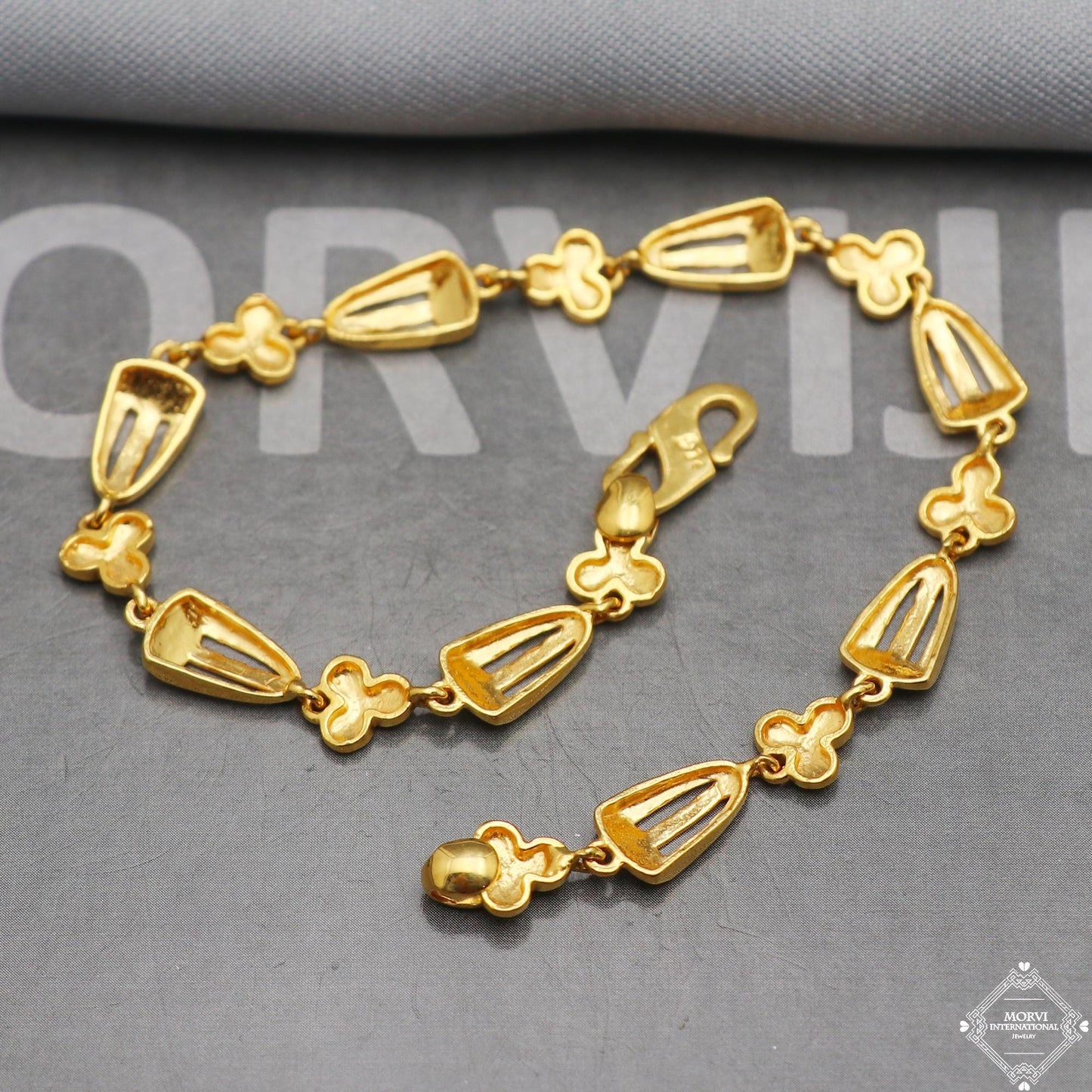 22k Yellow Gold Women Bracelet Indian Handmade Women Jewelry, K5356