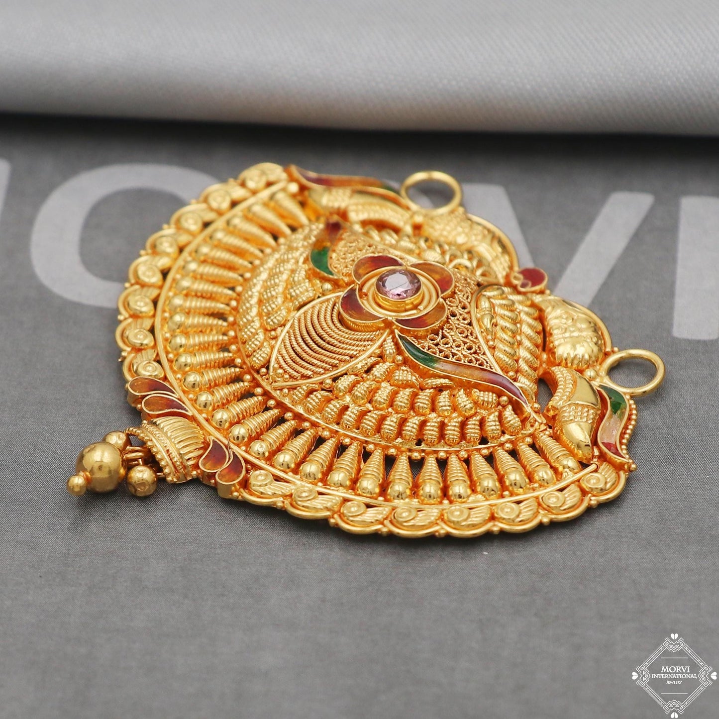 Fine 22kt gold pendant jewelry