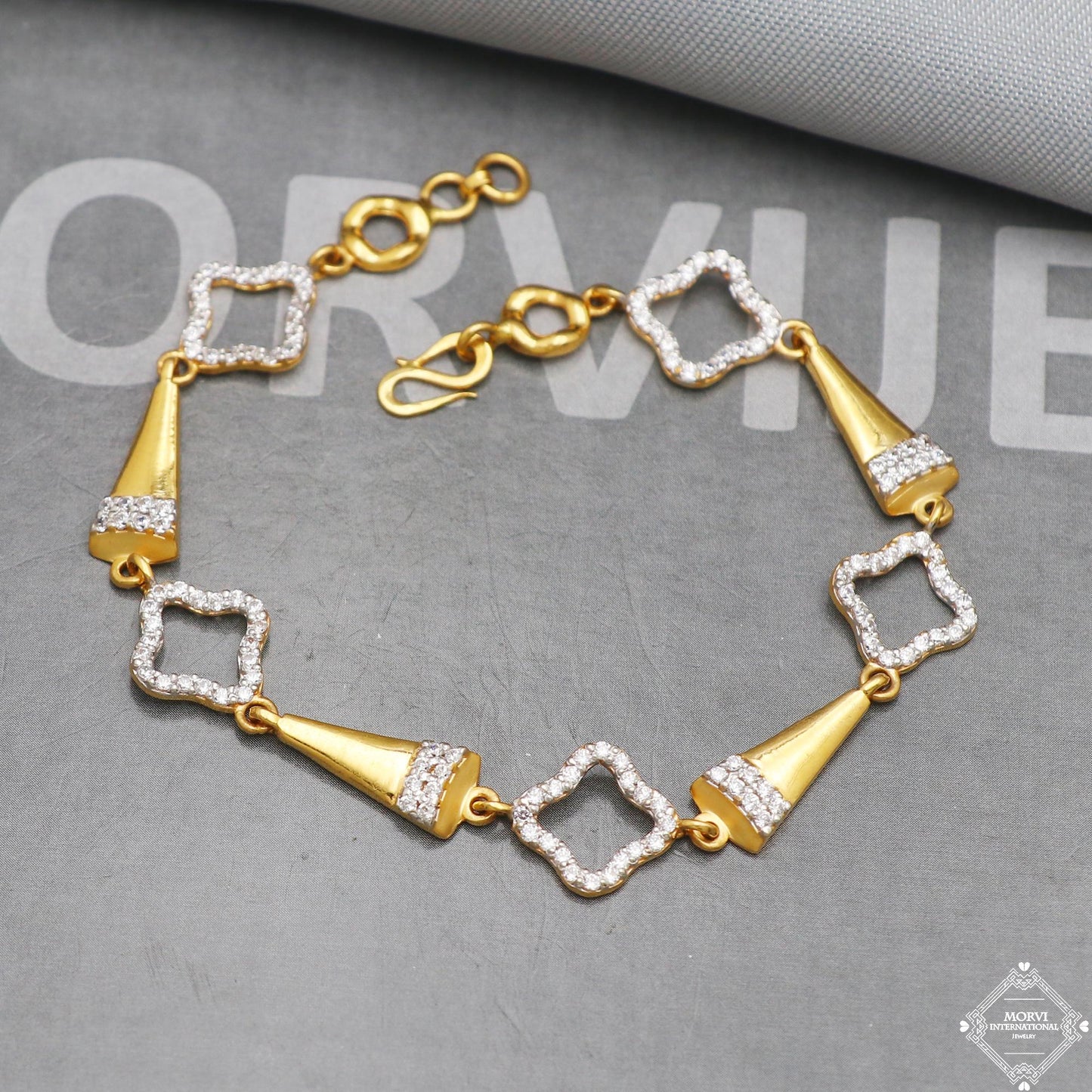 Real 22k Gold Women Girl Handmade Bracelet Link Chain 22kt 22 karat Indian Jewelry, K5267