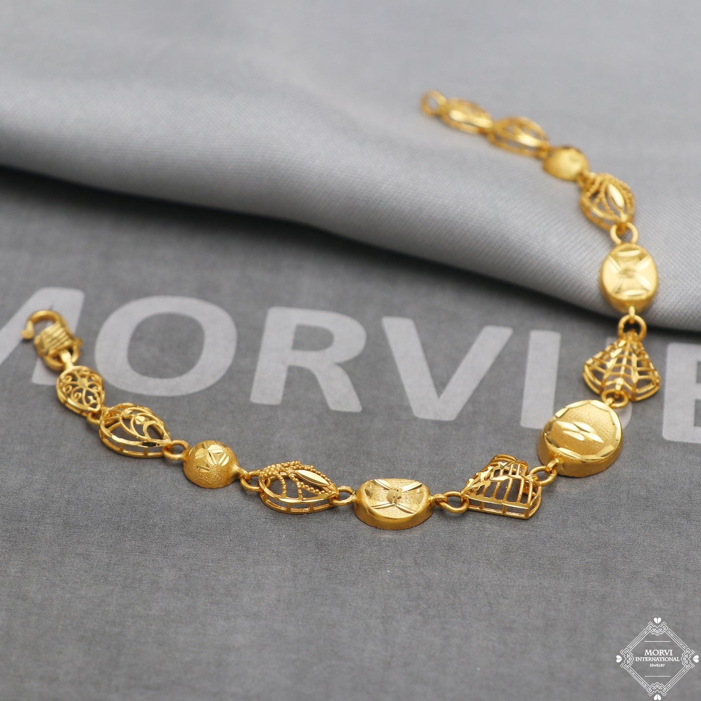 Real 22k Gold Women Girl Handmade Bracelet Link Chain 22kt 22 karat Indian Jewelry, K5272