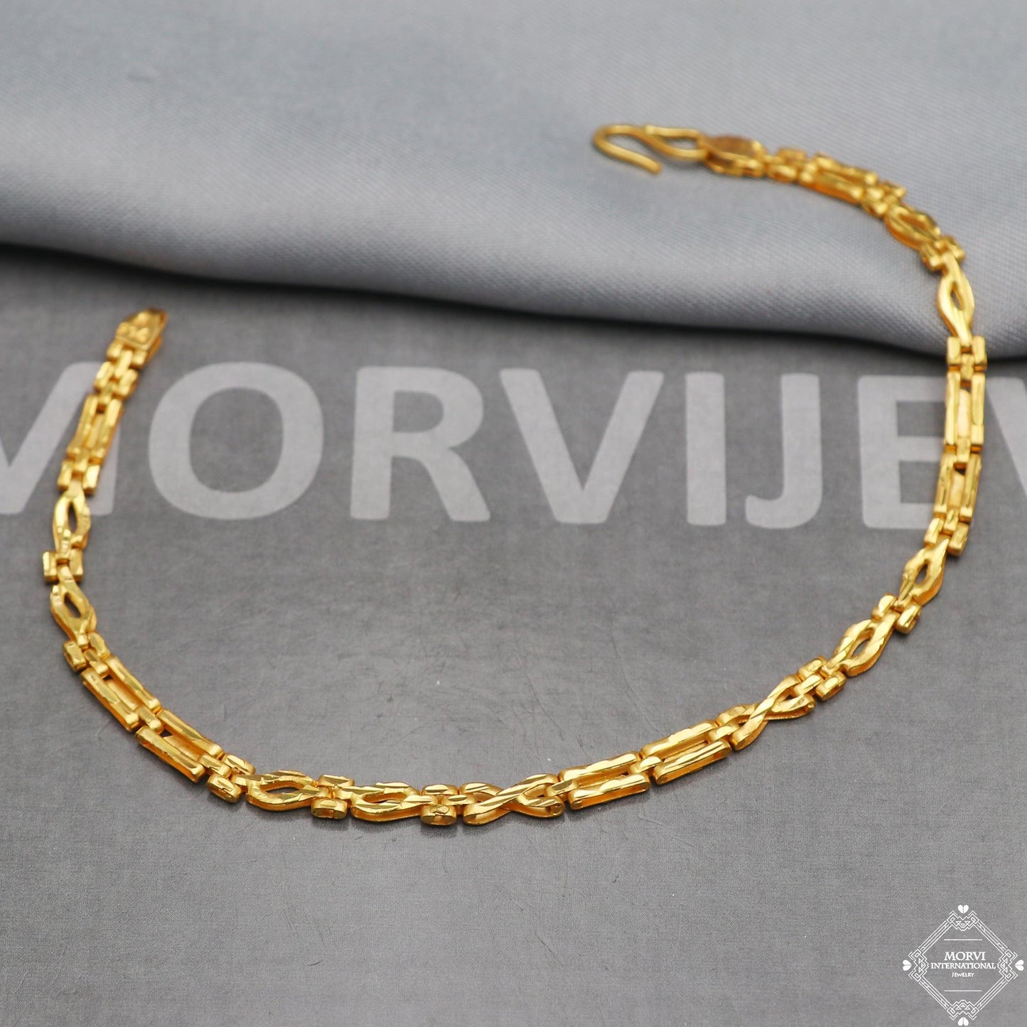 Simple 22k Yellow Gold Link Slim Women Bracelet Indian Handmade Women Jewelry, K5350