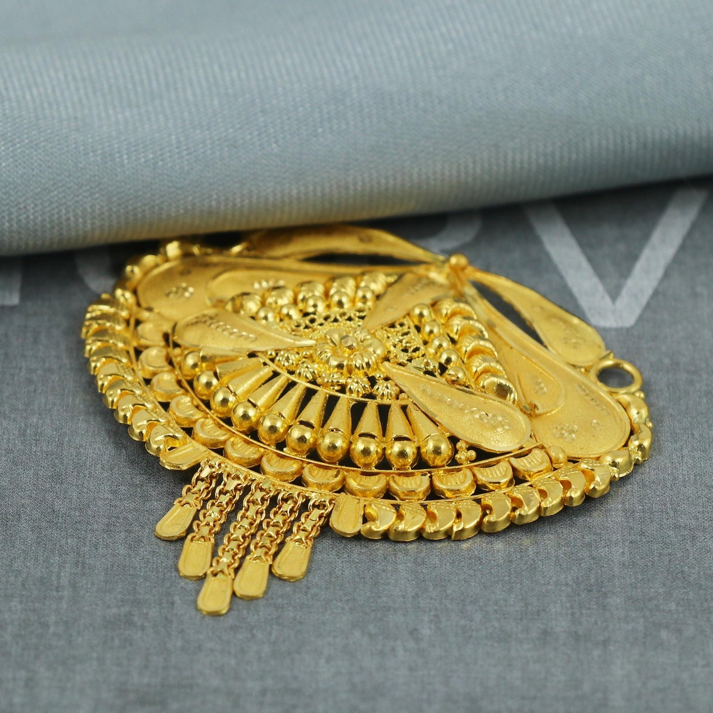 22k yellow gold locket with beads string necklace indian handmade jewelry for gift