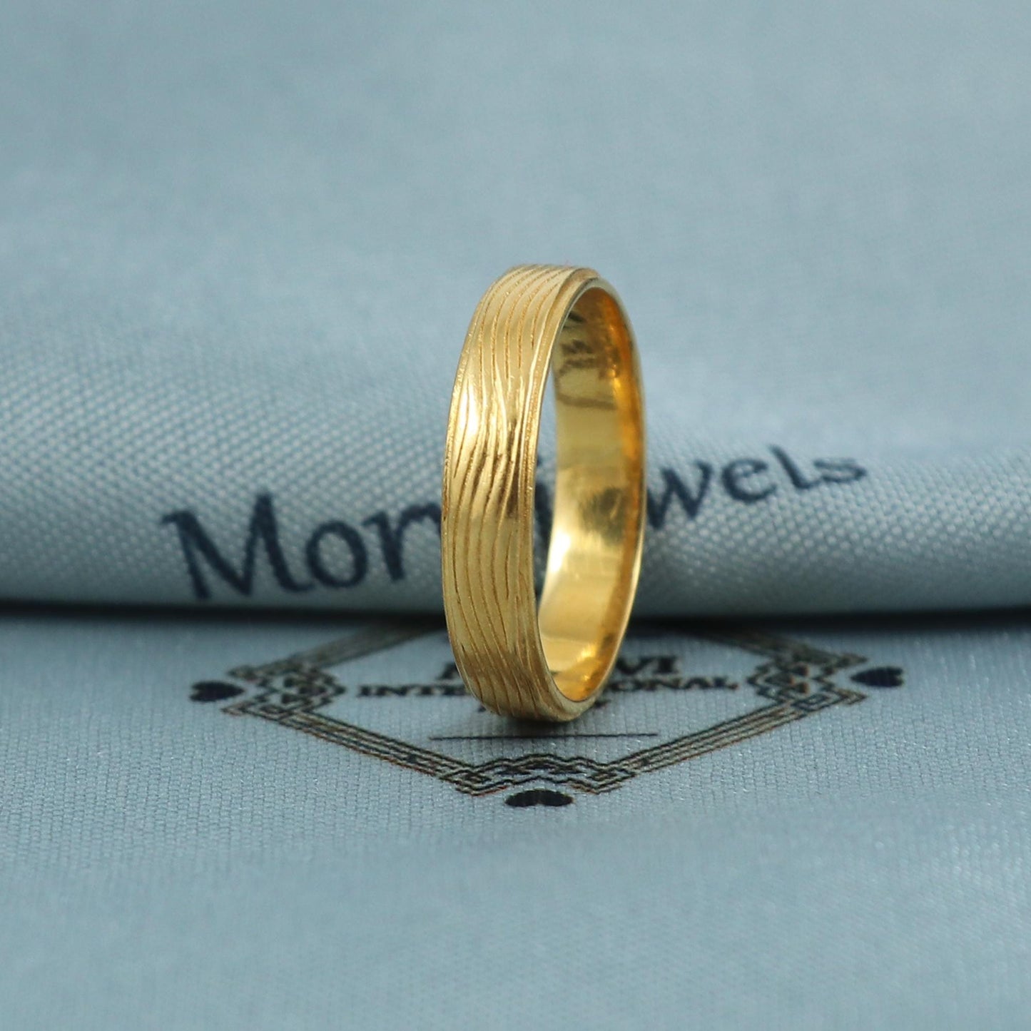 22k pure solid gold handmade band ring . genuine 916 gold purity with government hallmarks . Indian jewelry, K5415