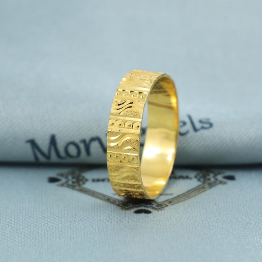 22k pure solid gold handmade band ring . genuine 916 gold purity with government hallmarks . Indian jewelry, K5413